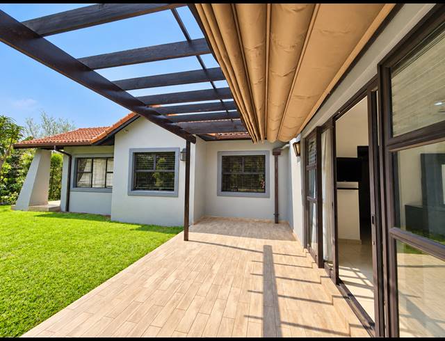 4 BEDROOM TOWNHOUSE TO LET IN BALLITO CENTRAL